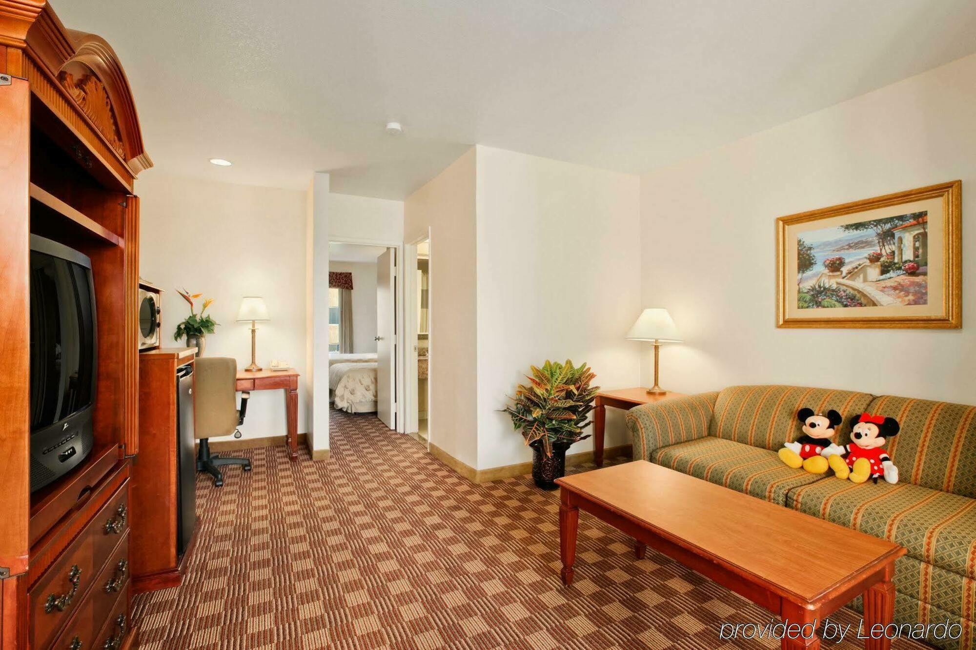 Hotel Cortona And Anaheim