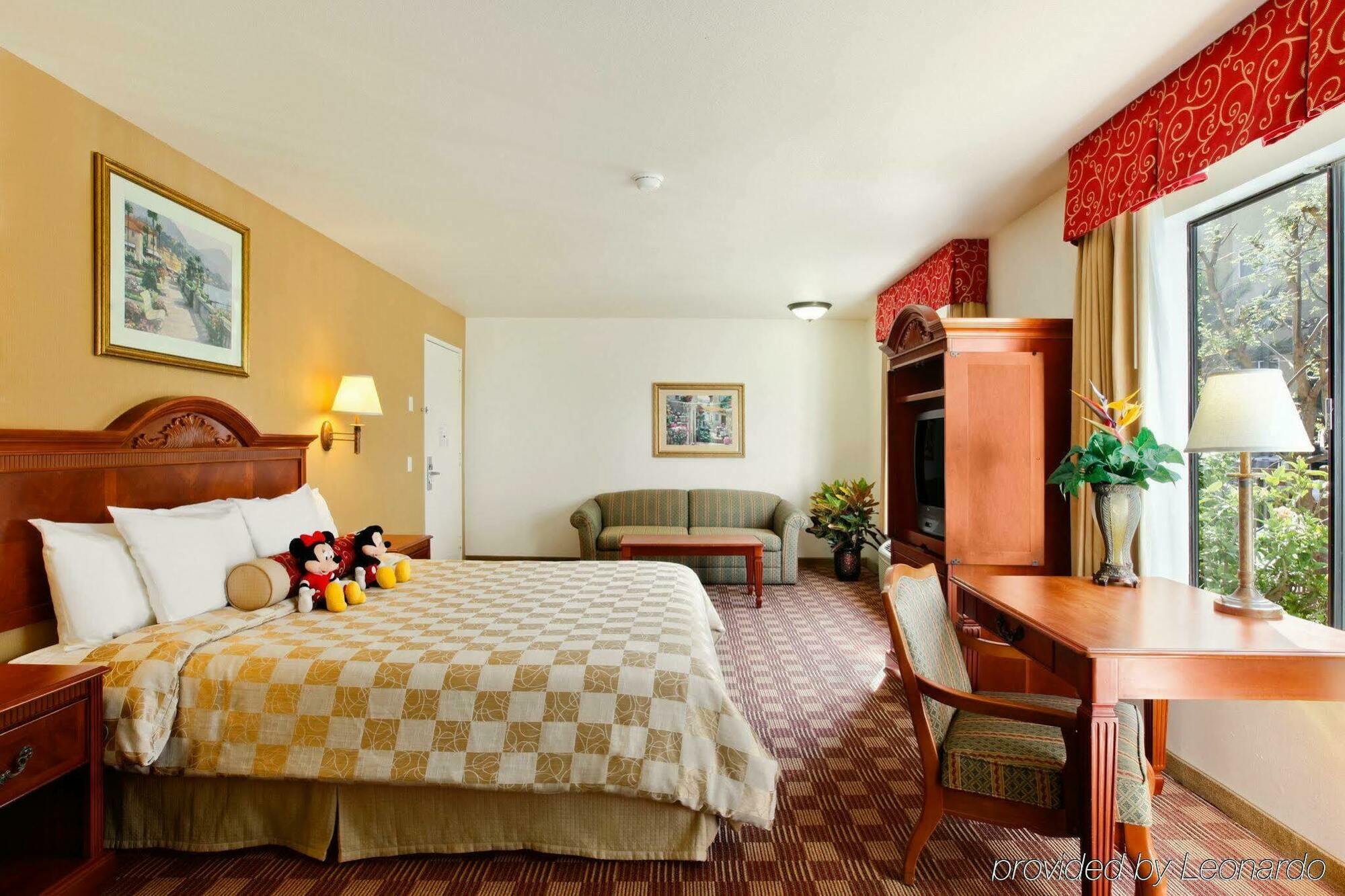 Hotel Cortona And Anaheim